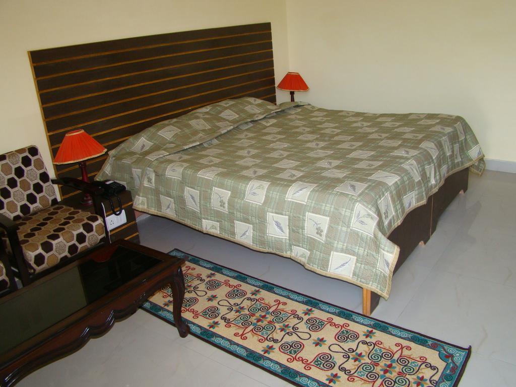 Munish Resorts Mandi Room photo